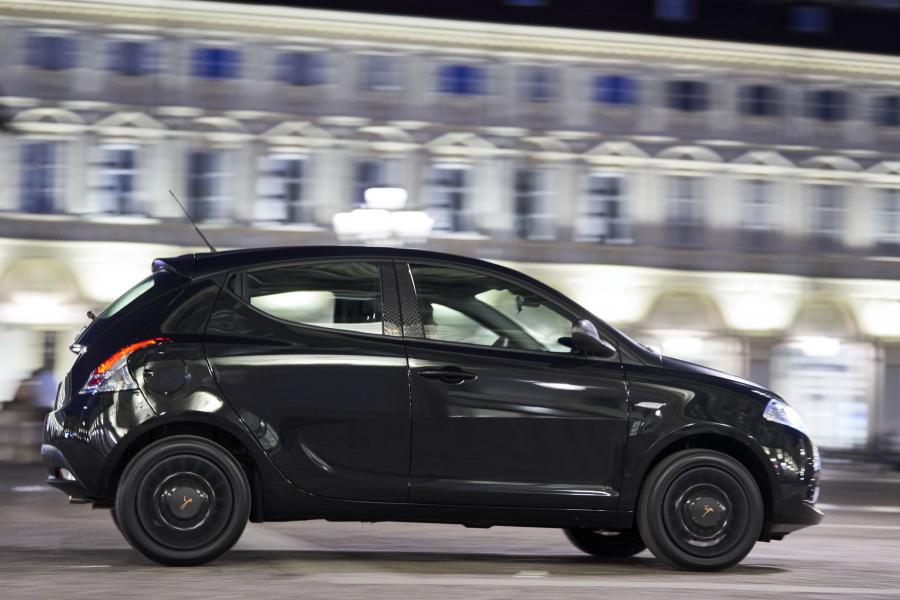  Lancia Ypsilon Black and Noir (846) 2019 года  (фото 17 из 39)